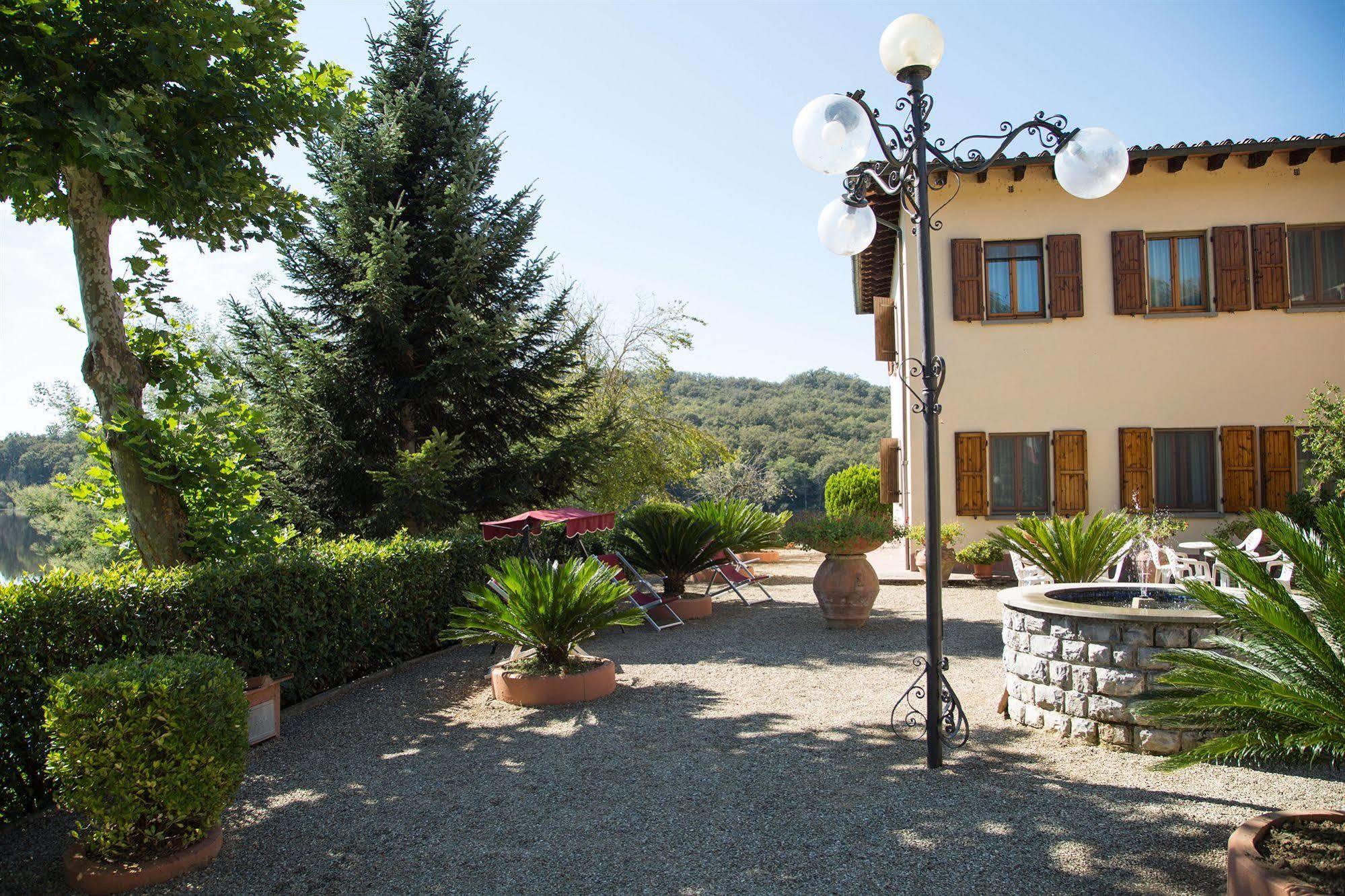 Hotel Del Lago Cavriglia Exterior foto