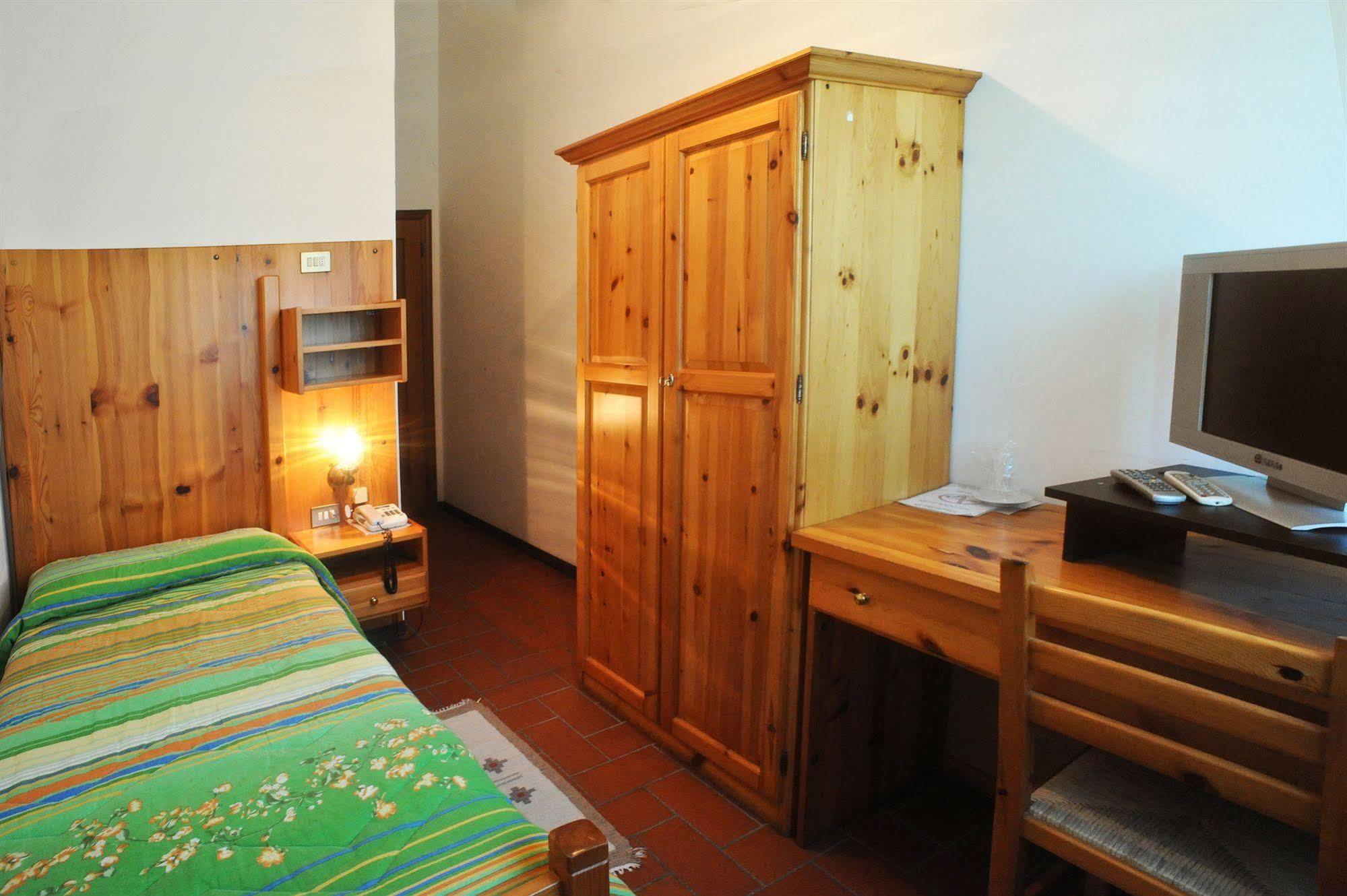 Hotel Del Lago Cavriglia Quarto foto